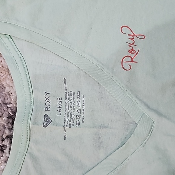 Roxy tshirt - Picture 2 of 4